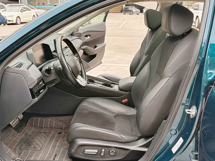 Фото 4 - Honda Accord Hybrid