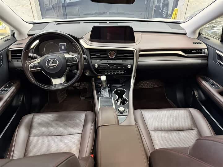 Фото 5 - Lexus RX