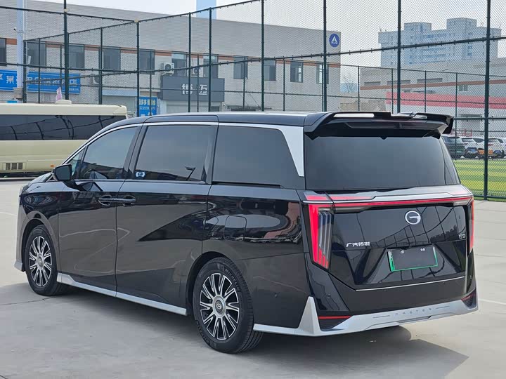 Фото 4 - GAC Trumpchi E9