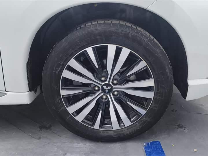 Фото 6 - Mitsubishi Outlander