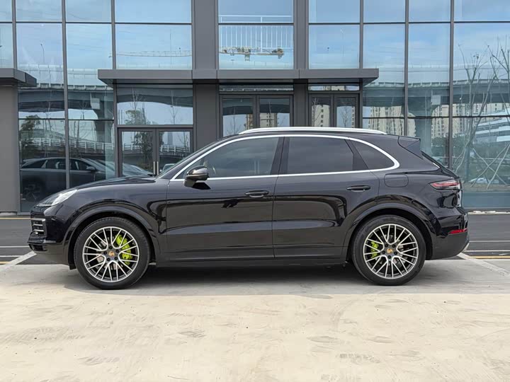 Фото 3 - Porsche Cayenne Hybrid