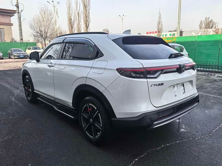 Фото 6 - Honda Vezel