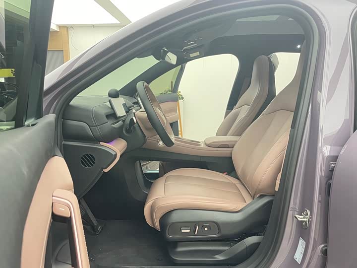 Фото 8 - Nio EC6