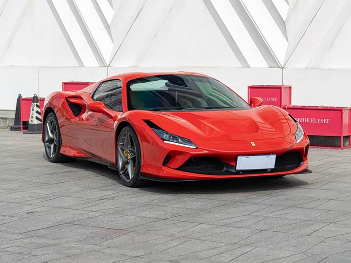 Фото 3 - Ferrari F8