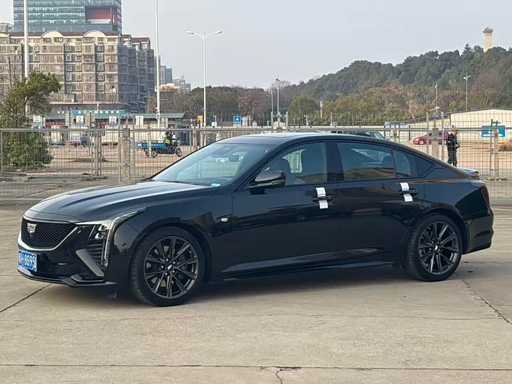 Фото 1 - Cadillac CT5