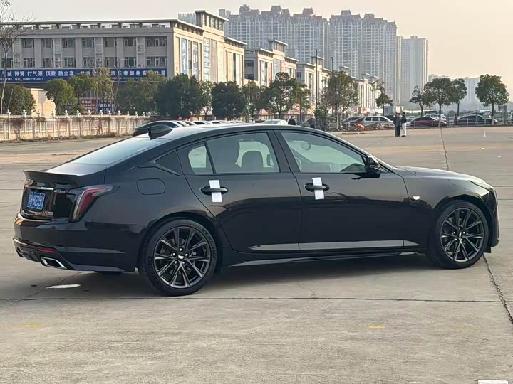 Фото 9 - Cadillac CT5