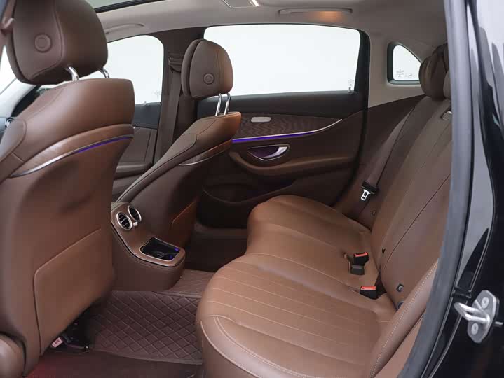 Фото 4 - Mercedes-Benz E-Class Hybrid