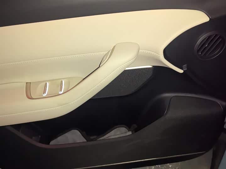 Фото 7 - Nio ES6