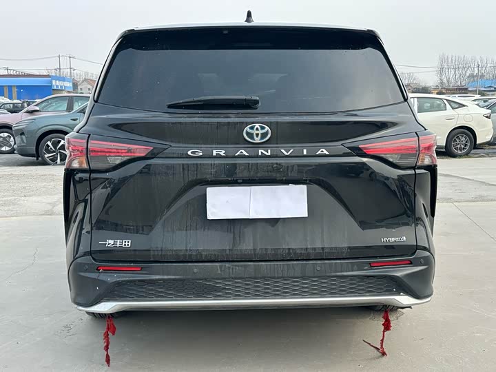 Фото 7 - Toyota Granvia