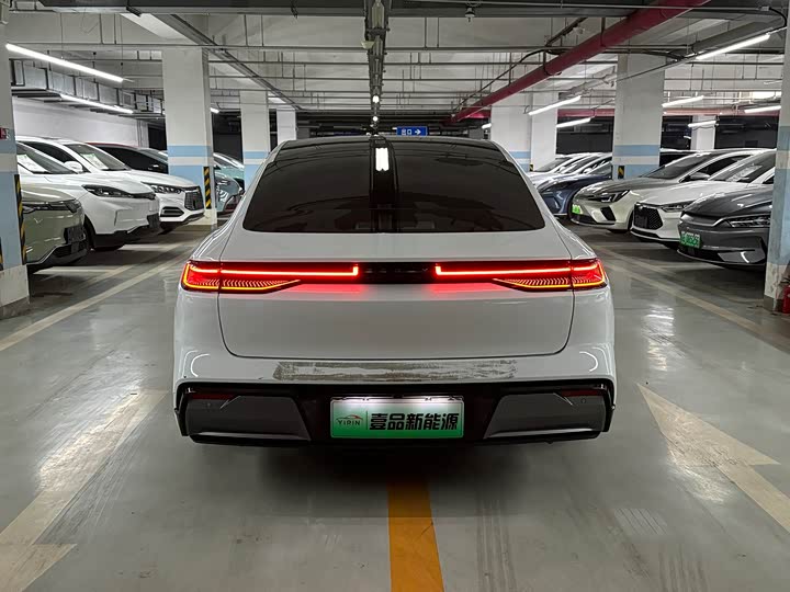 Фото 5 - Geely Galaxy E8