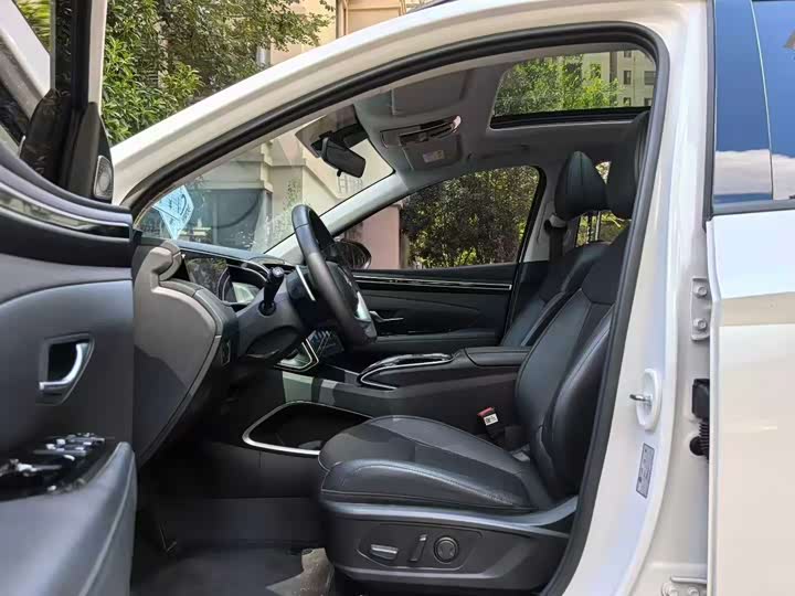 Фото 4 - Hyundai Tucson L