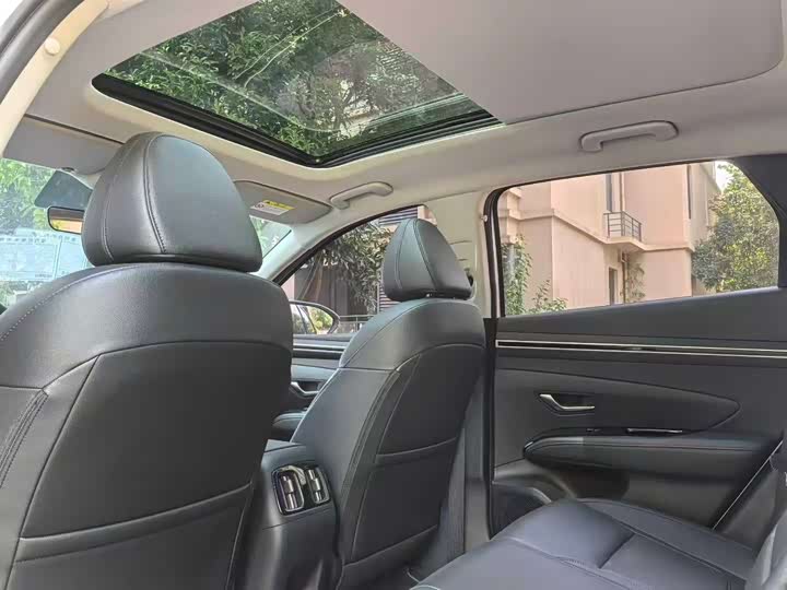 Фото 6 - Hyundai Tucson L