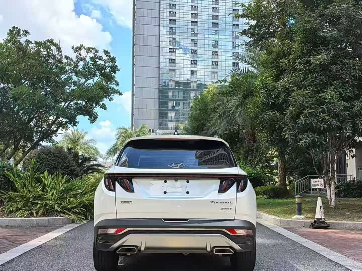 Фото 8 - Hyundai Tucson L