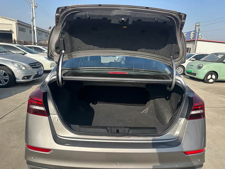 Фото 5 - Geely Emgrand