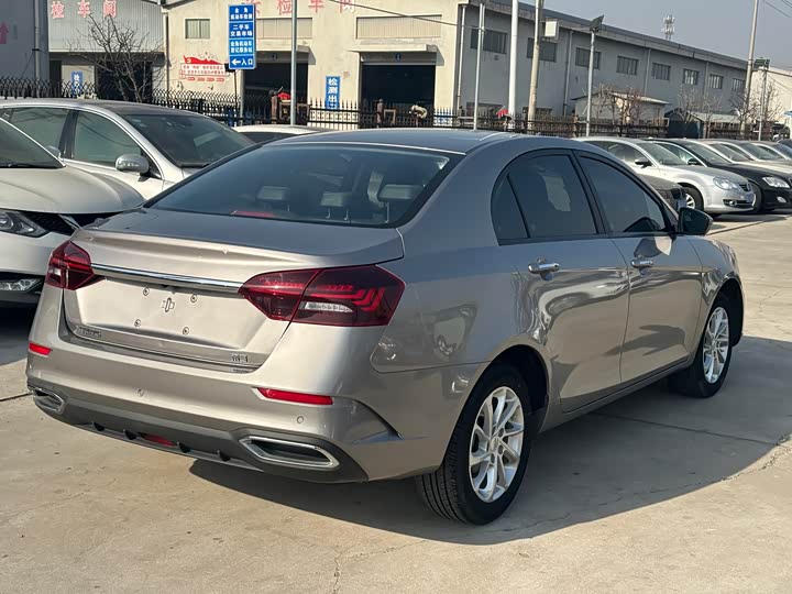 Фото 8 - Geely Emgrand