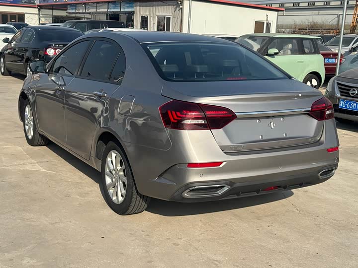 Фото 9 - Geely Emgrand