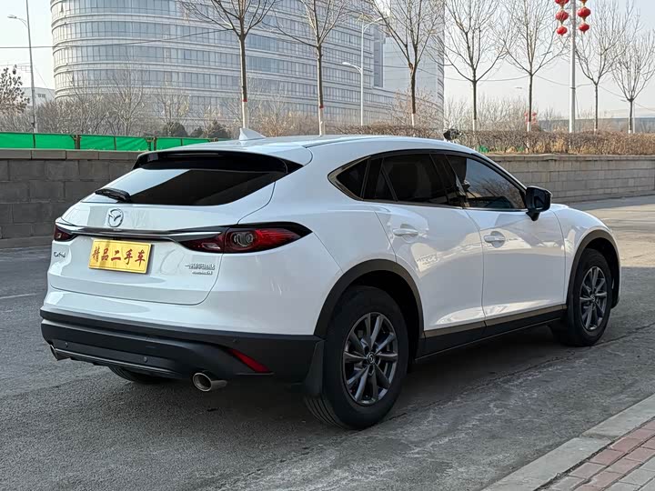 Photo 8 - Mazda CX-4