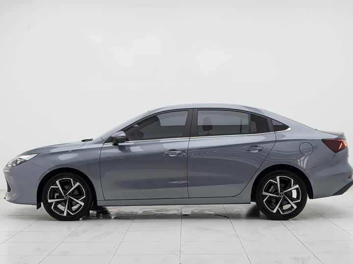 Фото 2 - Roewe i5