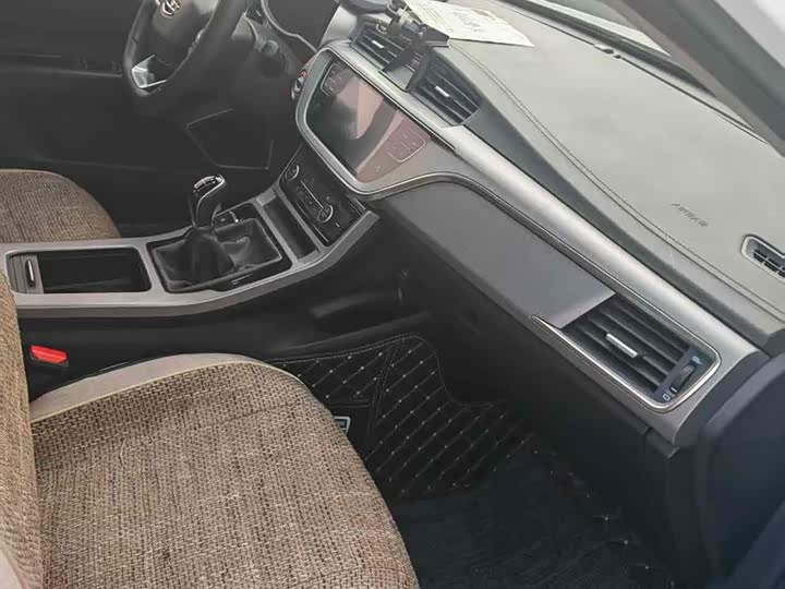 Фото 2 - Geely Emgrand GL