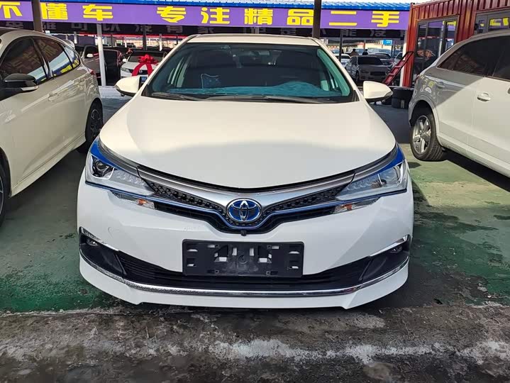Фото 2 - Toyota Corolla Hybrid