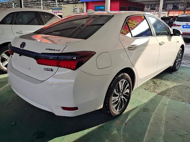 Фото 3 - Toyota Corolla Hybrid