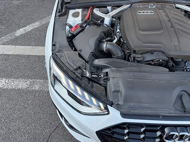 Фото 9 - Audi A4L