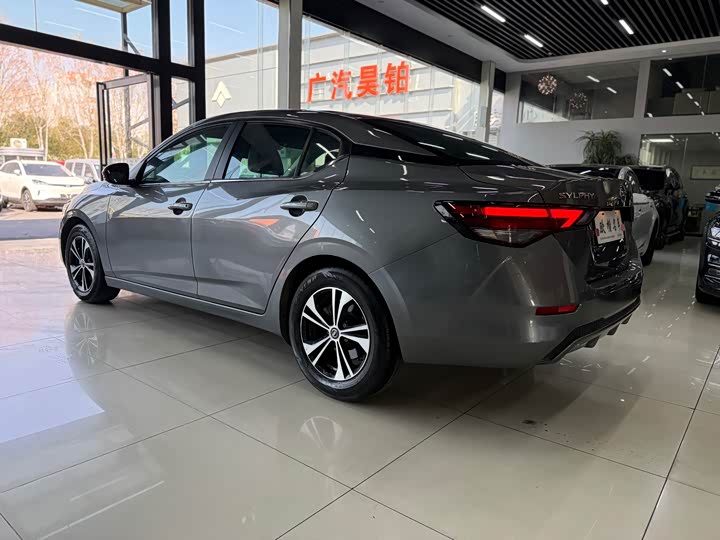 Фото 5 - Nissan Sylphy