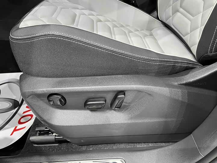 Фото 8 - Volkswagen Tayron