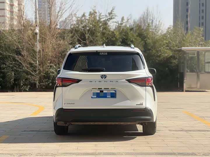 Фото 5 - Toyota Sienna