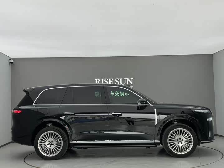 Фото 2 - Voyah Taishan