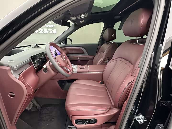 Фото 3 - Voyah Taishan