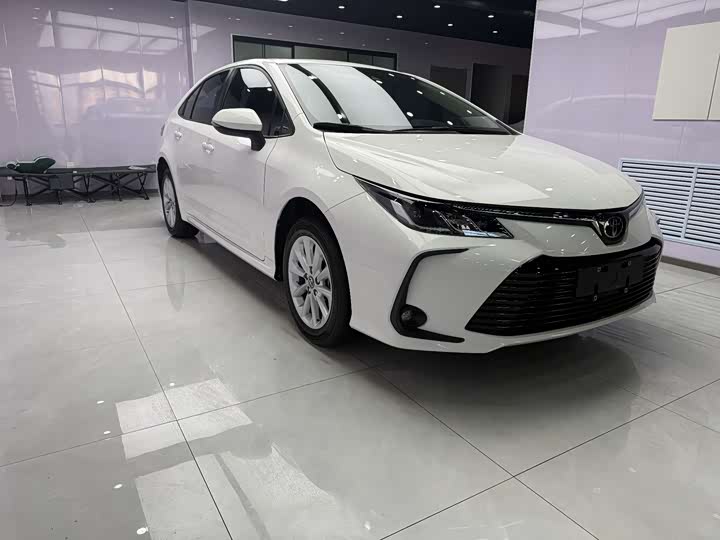 Фото 5 - Toyota Corolla