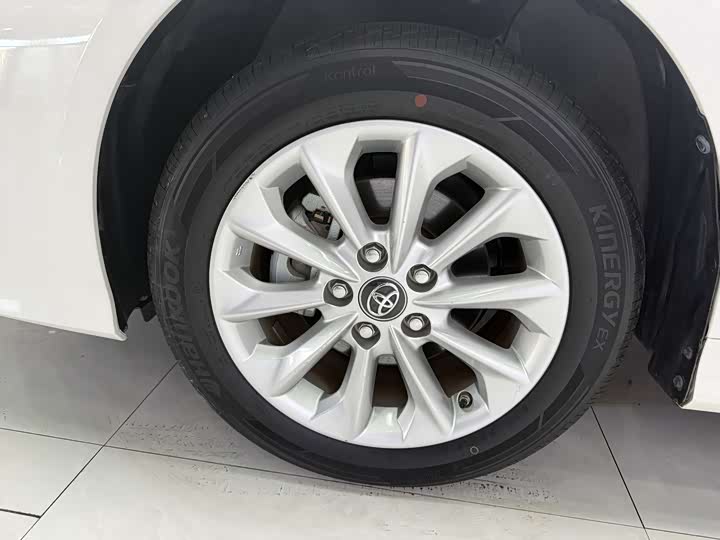 Фото 6 - Toyota Corolla