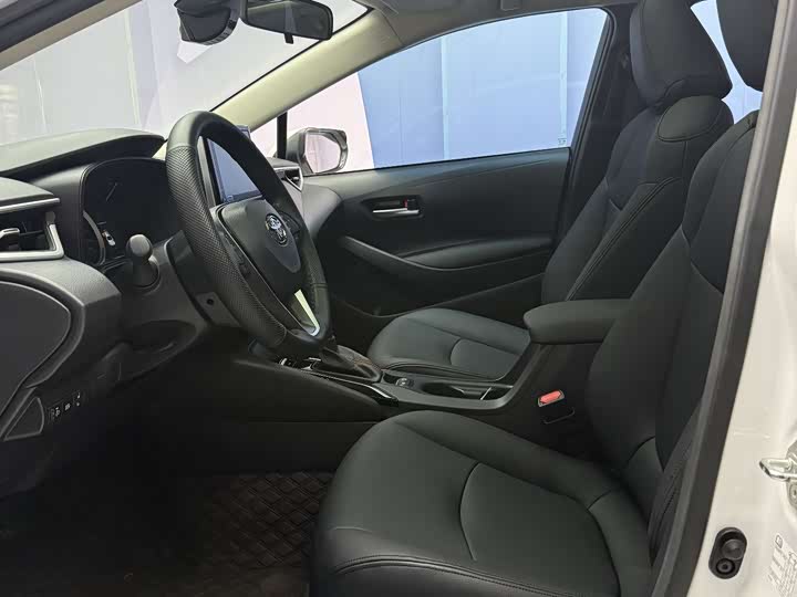 Фото 8 - Toyota Corolla