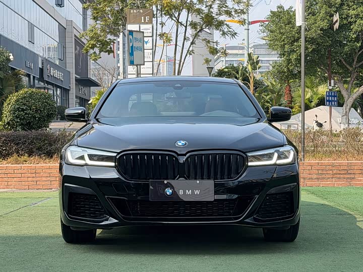 Фото 3 - BMW 5 Series