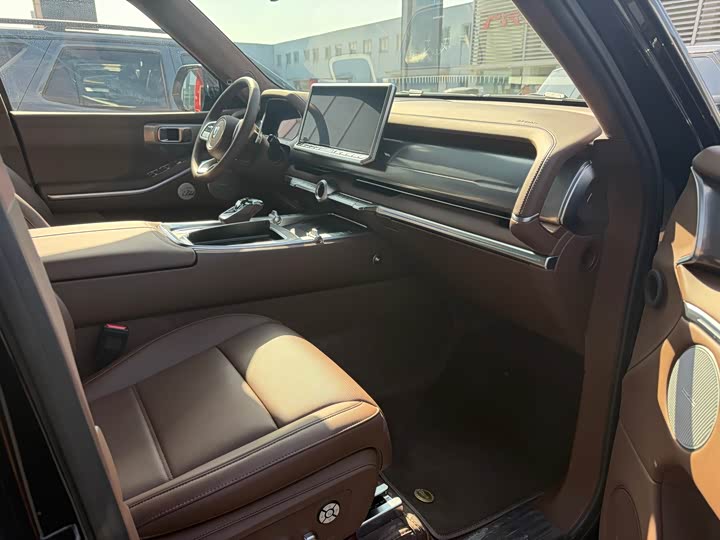 Фото 5 - Tank 700 Hybrid