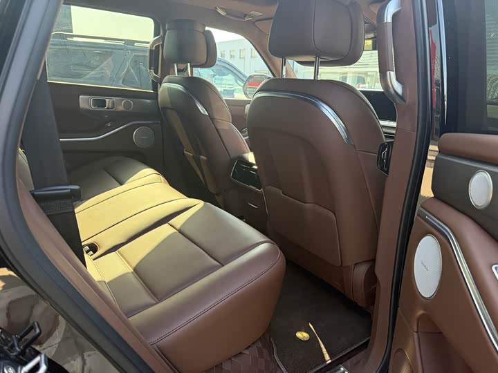 Фото 9 - Tank 700 Hybrid