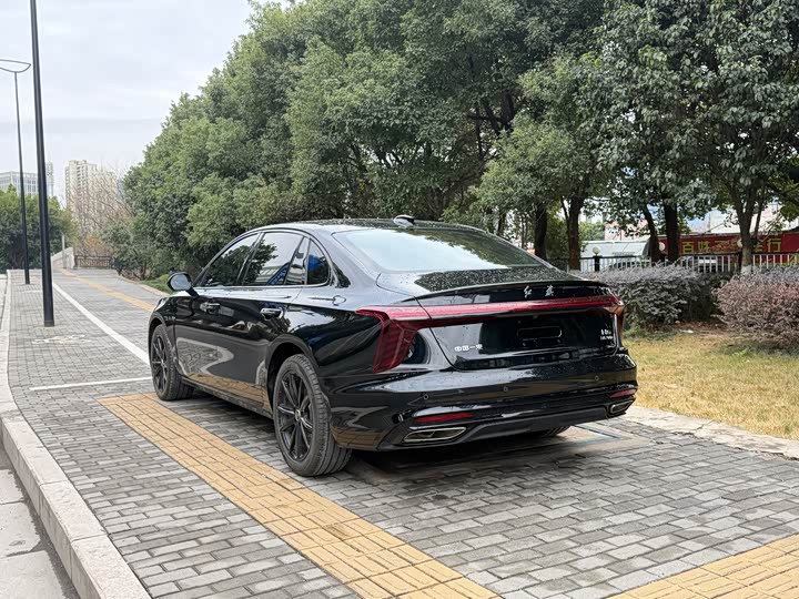 Фото 4 - Hongqi H5