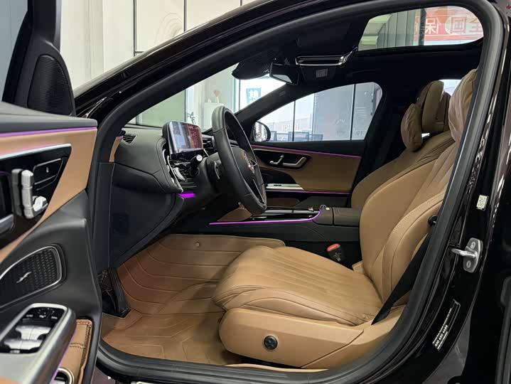 Фото 5 - Mercedes-Benz E-Class