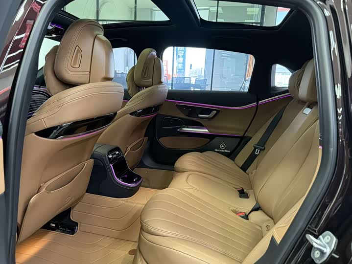 Фото 6 - Mercedes-Benz E-Class