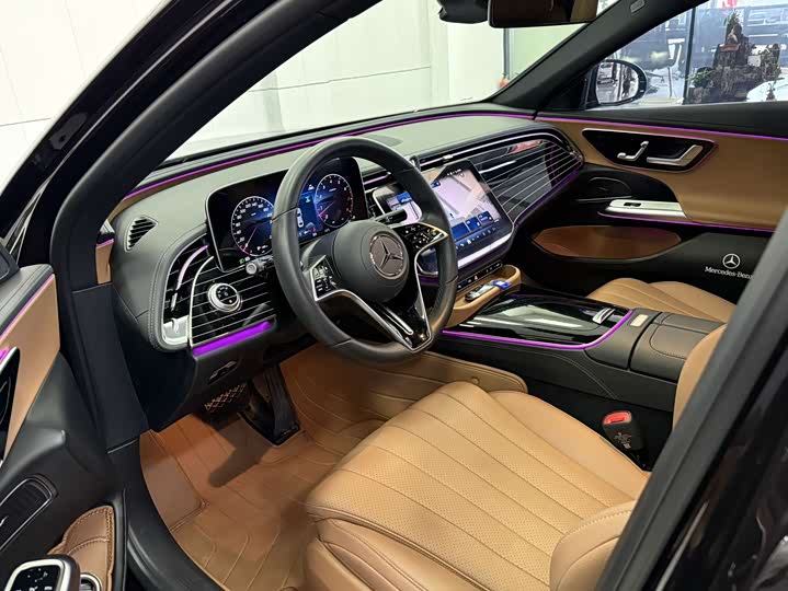 Фото 7 - Mercedes-Benz E-Class