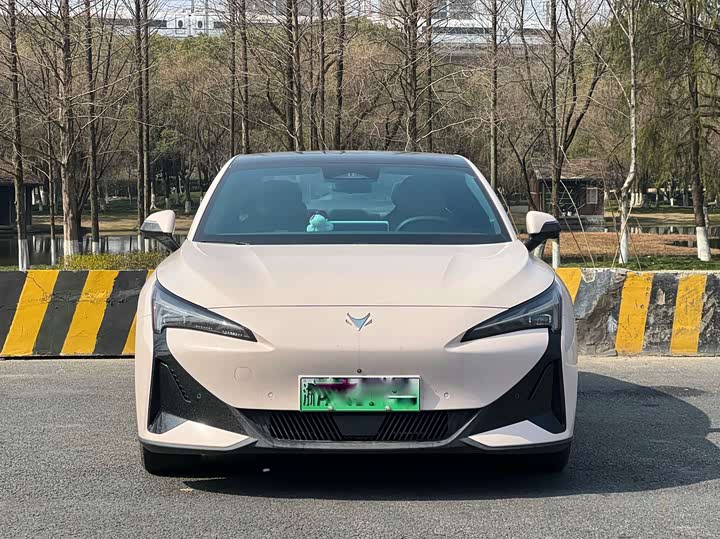 Фото 2 - BAIC Arcfox Alpha S5