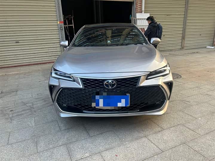 Фото 2 - Toyota Avalon