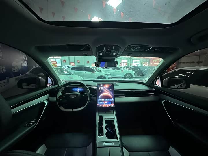 Фото 7 - Geely Atlas L