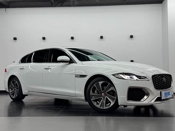 Фото 3 - Jaguar XF L
