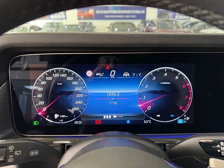 Фото 9 - Mercedes-Benz G-Class