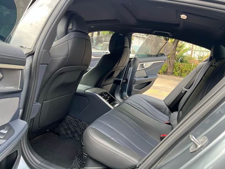 Фото 6 - BMW 8 Series