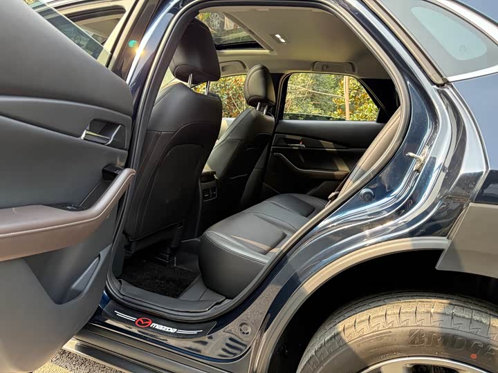 Photo 5 - Mazda CX-30