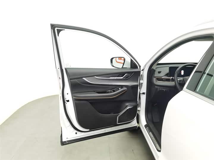 Фото 8 - Exeed LX C-DM Hybrid