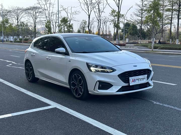 Фото 3 - Ford Focus